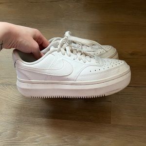 Women’s Nike 8.5